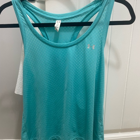 3/$15 Under armour crop tank small women’s - Picture 1 of 3